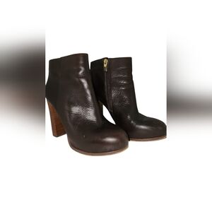 Preowned Vince Camuto size‎ 7 ankle boots